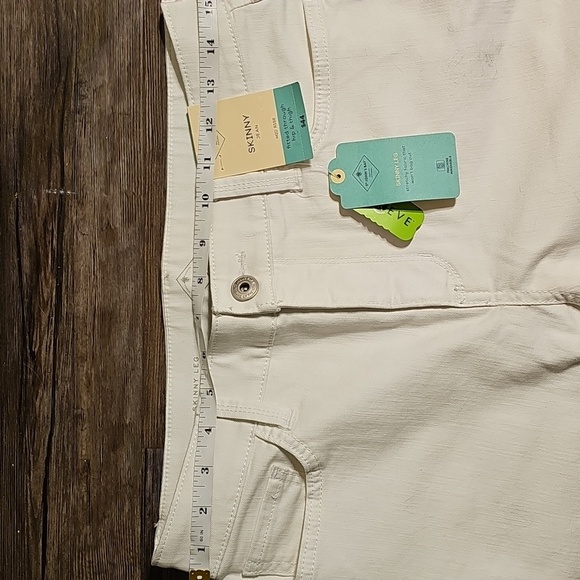 Women's St Johns Bay White Skinny Ankle Jeans Sz 8 - Picture 3 of 4